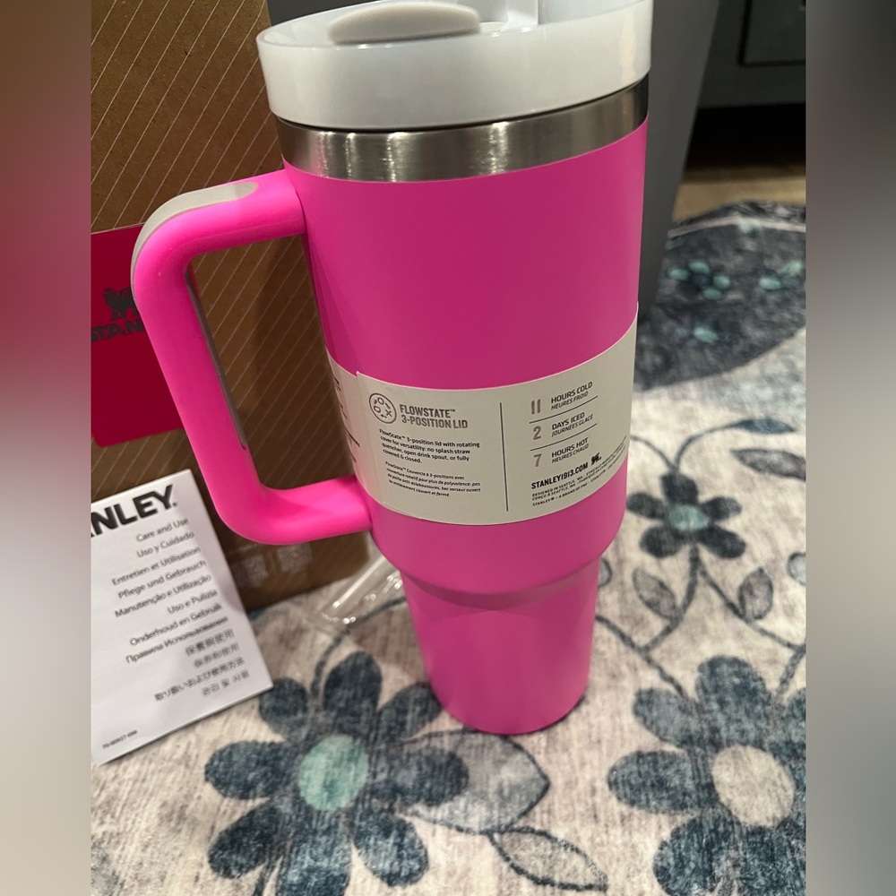 Stanley (Barbie Pink) Quencher H2.0 flowstate 40oz Tumbler with Handle NWT - Picture 2 of 6